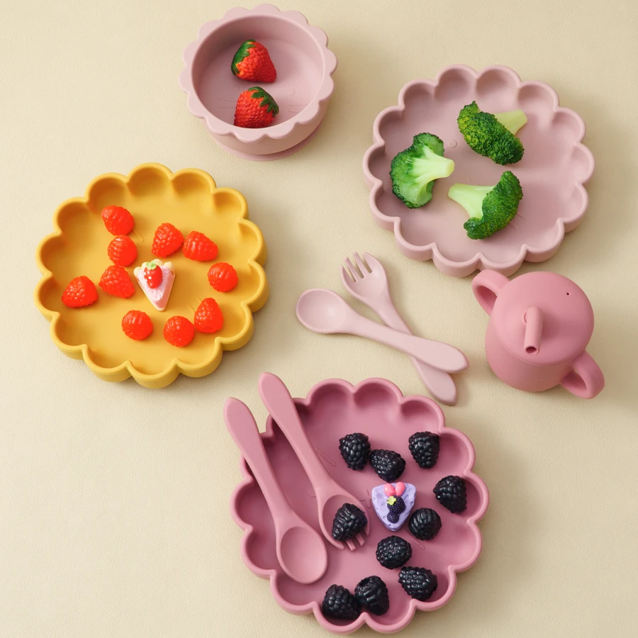 

5PCS Silicone Baby Tableware Sets Suction Lion Shape Plate Bowl Portable Fork Spoon Sippy Cup Eating Training Baby Feeding Set