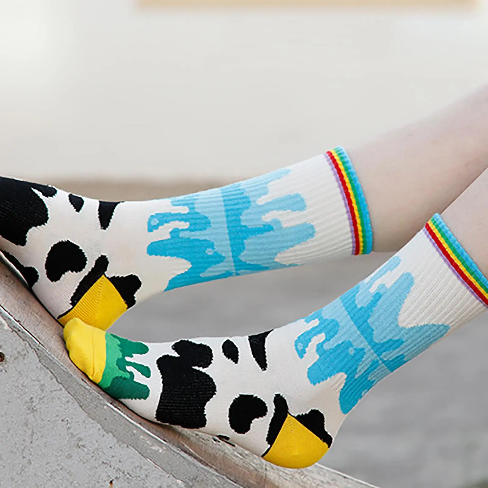 

Casual Colorful Sports Crew Socks Novelty Patterned Cotton Men’s and Women’s Socks for Athletic and Daily Use