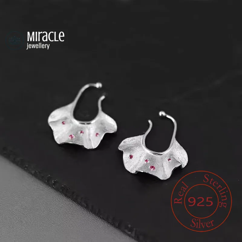 

Miracle Sterling Silver 925 Wind Trace Fabric Wrinkle Artistic French Niche Design Non-Pierced Earrings Ear Hooks For Gift