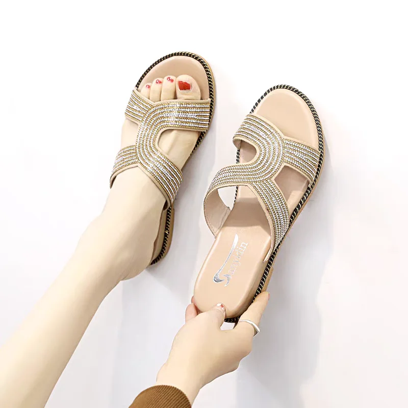 

Летние повседневные модные темпераментные удобные тапочки на плоской подошве со стразами, женские тапочки