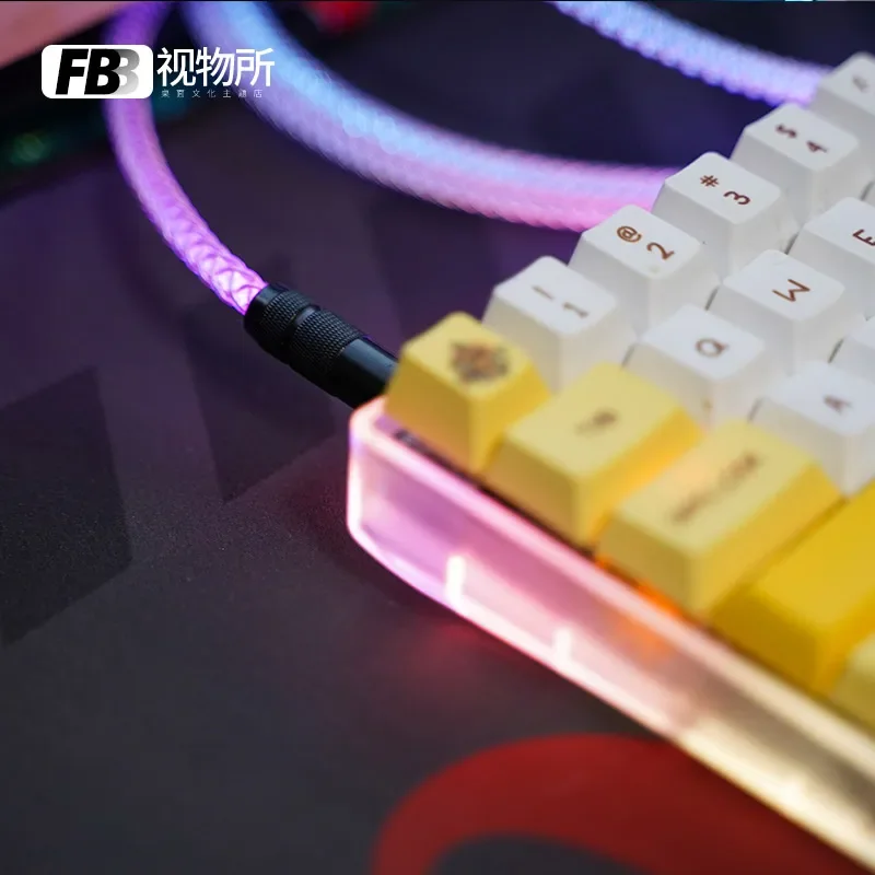 كابلات FBB من النوع c أورورا كابل لوحة المفاتيح الأصلي المصنوع يدويًا كابل شحن الهاتف المحمول كابل بيانات السيارة تأثير ضوء RGB