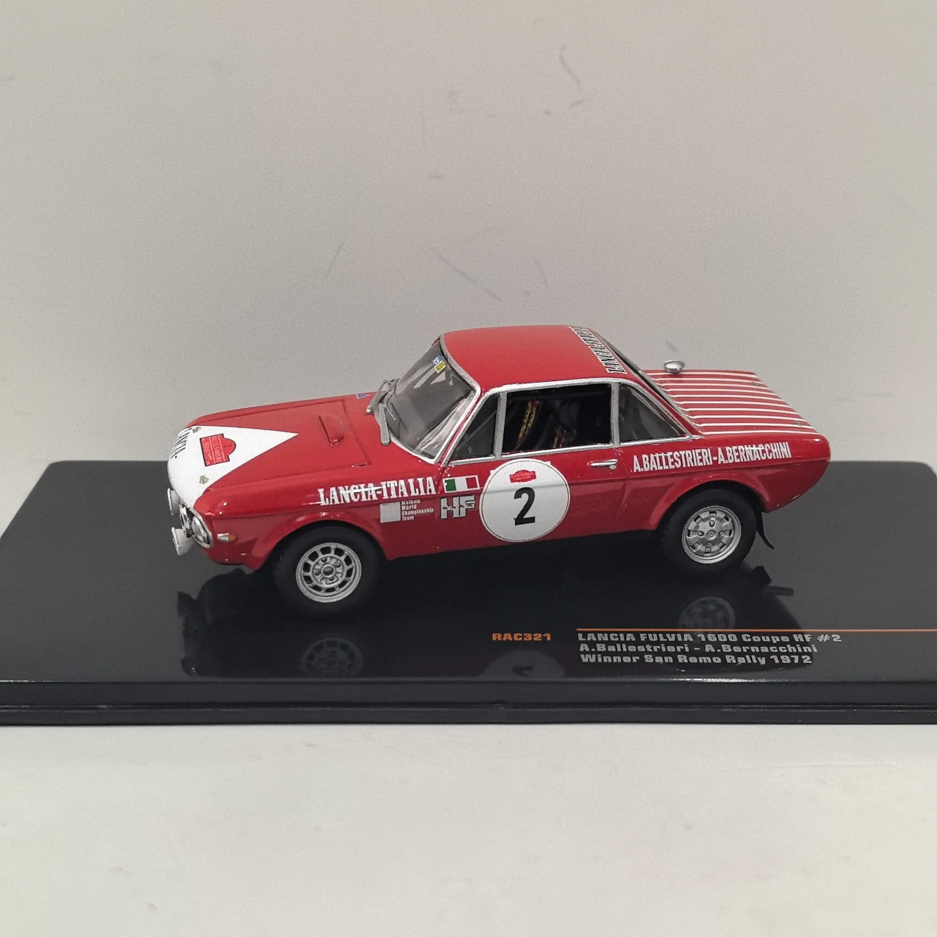 Diecast IXO Escala 1/43 LANCIA FULVIA 1600 HF # 2 1972 modelo de carro de liga de corrida brinquedo colecionável presente lembrança ornamento de exibição