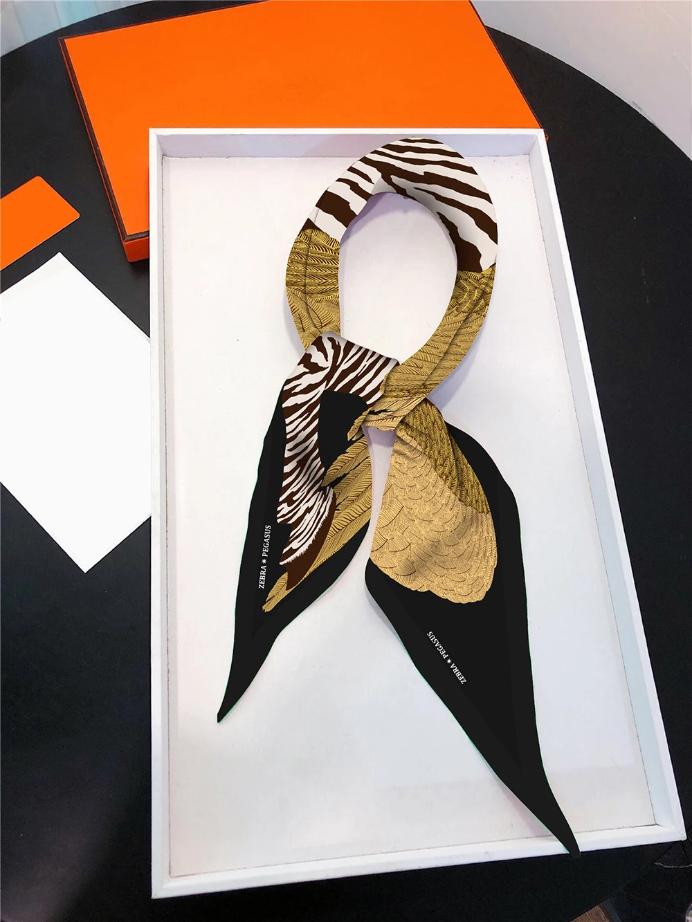 الماس وشاح المرأة بيغاسوس طباعة الأوشحة الحريرية الموضة يلتف باندانا عقال الحجاب الكبير Foulards منديل ربطات القوس فيونكة الإناث #4