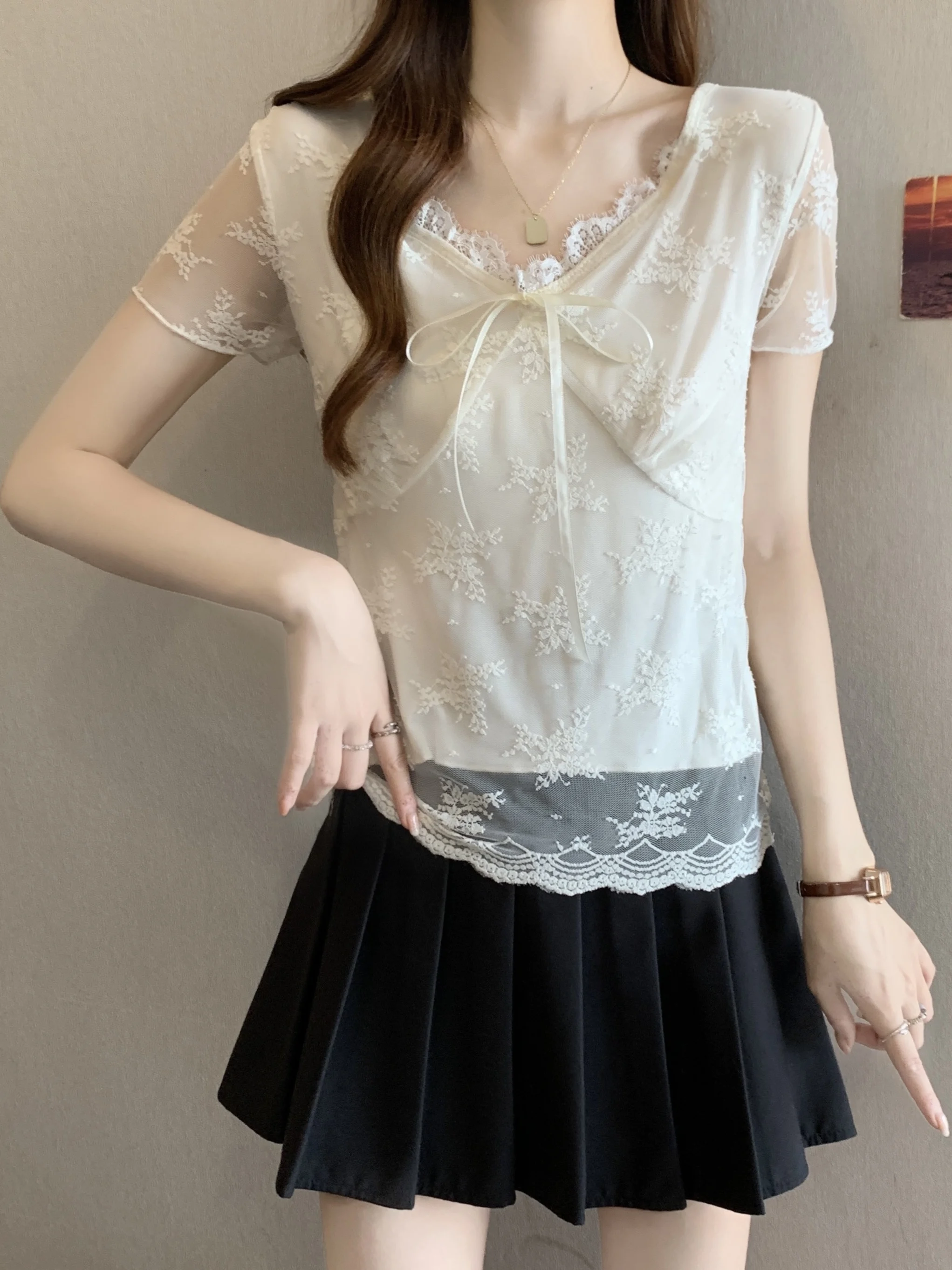 

plus Size Pure Desire Style Shirt V Neck Lace Knot Slimming Short Sleeve Top for Women Sweet Style Princess Fit Cotton