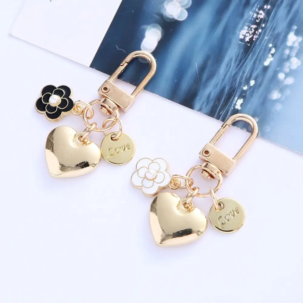 

Metal Fittings Metal Heart Keychain Fashion Big Hearts Metal Heart Keyring Ins Pearl Fashion Alloy Keychains Headphone Cover
