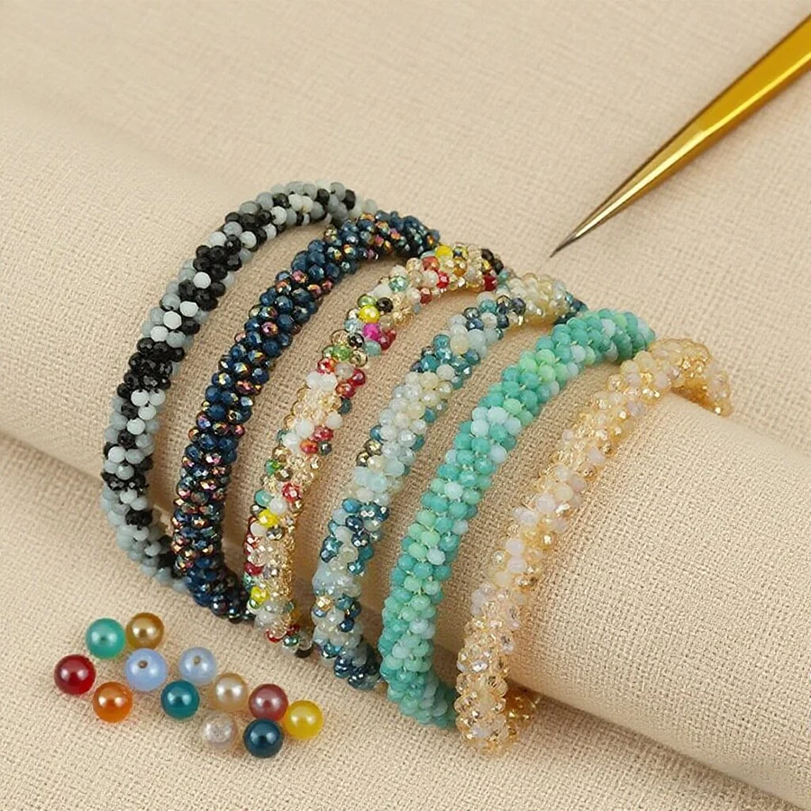 Süße kleine Kristallperlen Frau Armband handgemachte elastische Urlaub Freizeit Armband Valentinstag Mädchen Geschenk Festival Hand Schmuck