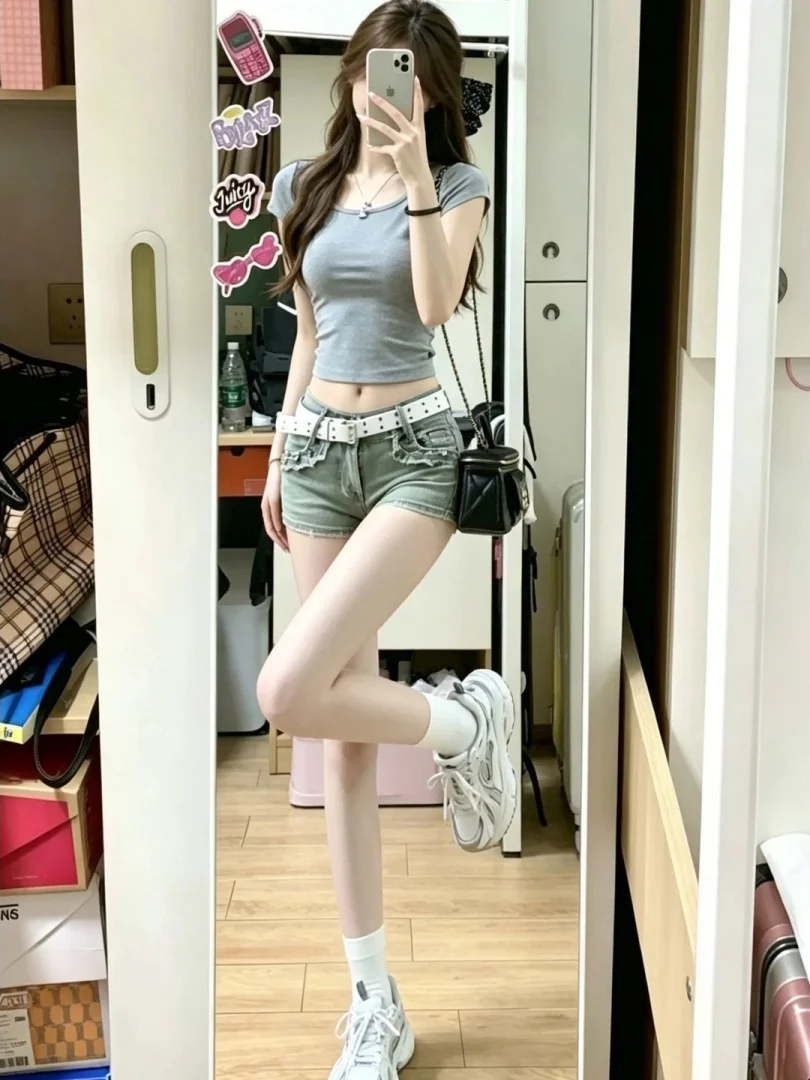 Retro Low Waist Denim Shorts Women's Tight Fitting Bodycon Slimming Hot Pants Summer Fashion Casual Style Button Closure