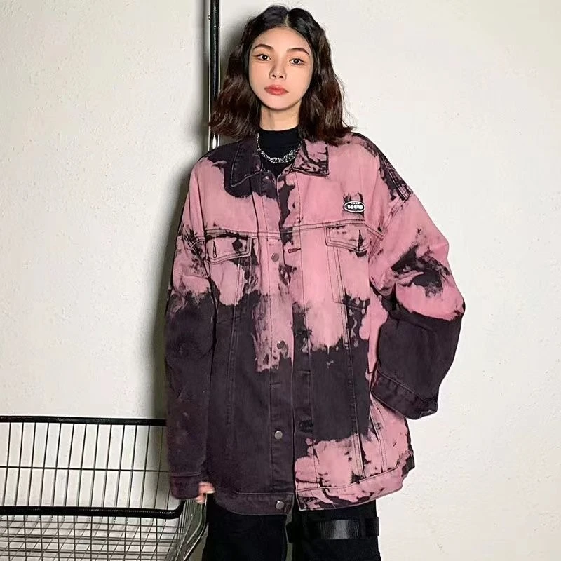 Übergroße Vintage-Jeansjacke mit kontrastierendem Batik-Druckknopfkragen im Streetwear-Stil für Frühling und Herbst