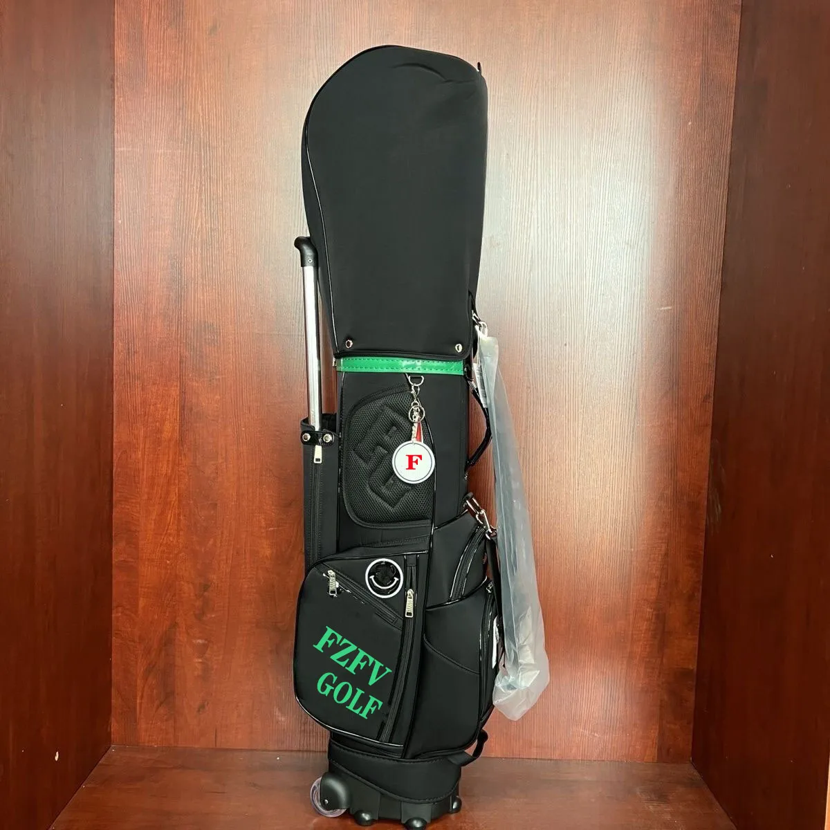 

2025 New Golf Bag Puller Lightweight Tug Bag Fashionable And Convenient Korea Golf Club Bag With Wheels