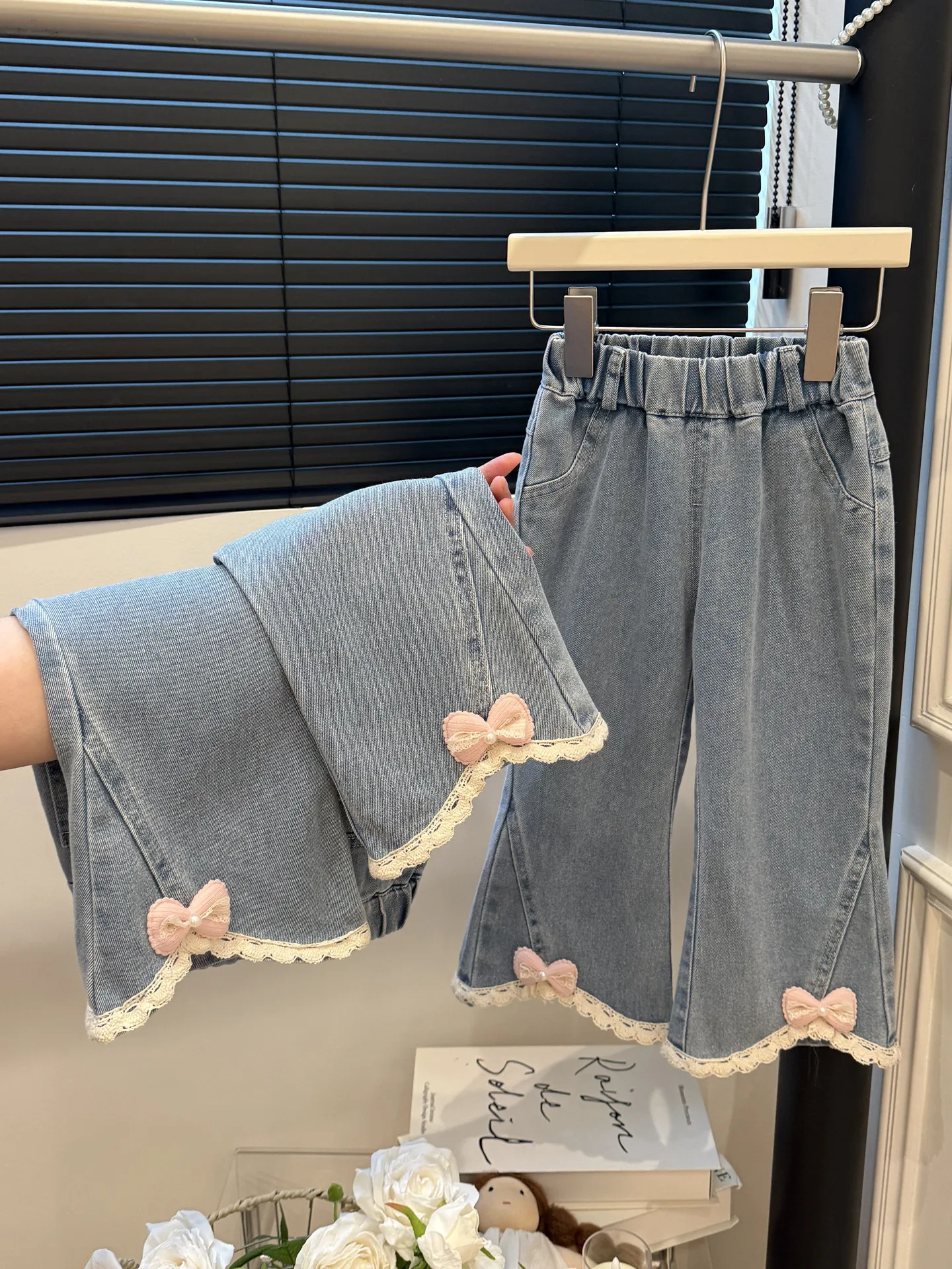 New Spring Girls Jeans Three Dimensional Bow Micro Pull Up Pants Fashion Jeans Childrens Clothing