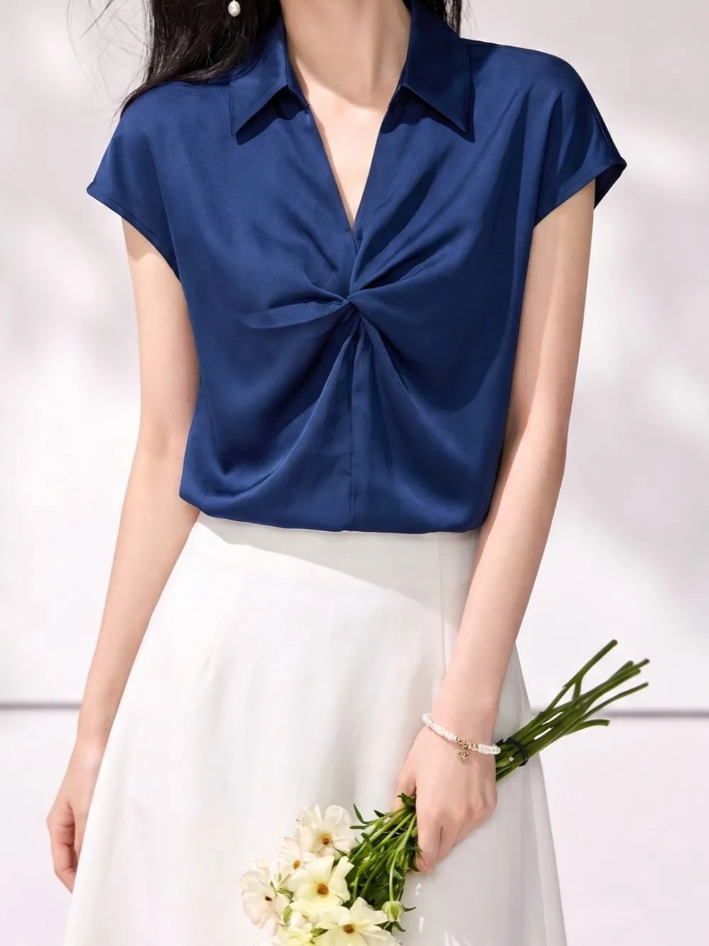 

Women's Summer New Chic V-Neck Twist Top Shirt Fashionable Korean Style Intellectual Loose Slimming Casual Versatile Blouse Tops