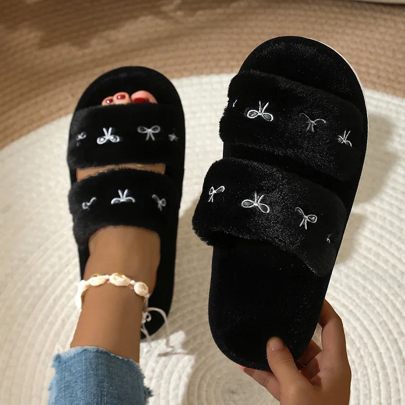 Pantuflas de moda con lazo bordado y peluche para mujer, diseño de marca, sandalias de plataforma con punta abierta, pantuflas ligeras de suela suave para el hogar, talla 45