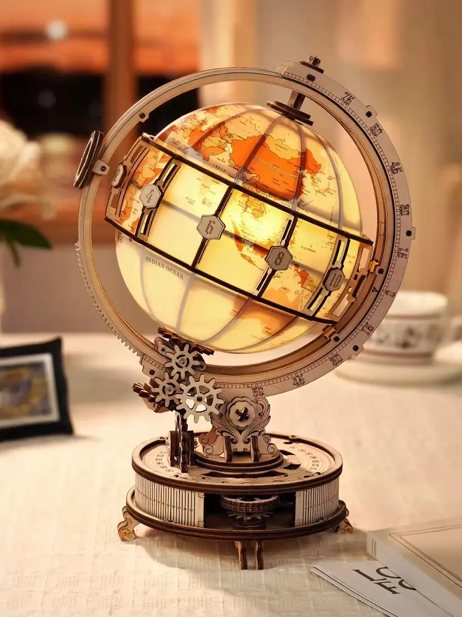Robotime Leuchtender Globus Rotierender LED-Globus Modellbausatz 3D Holzpuzzle mit Orbital-Lupe Warme Heimdekoration Einzigartiges Geschenk für Männer
