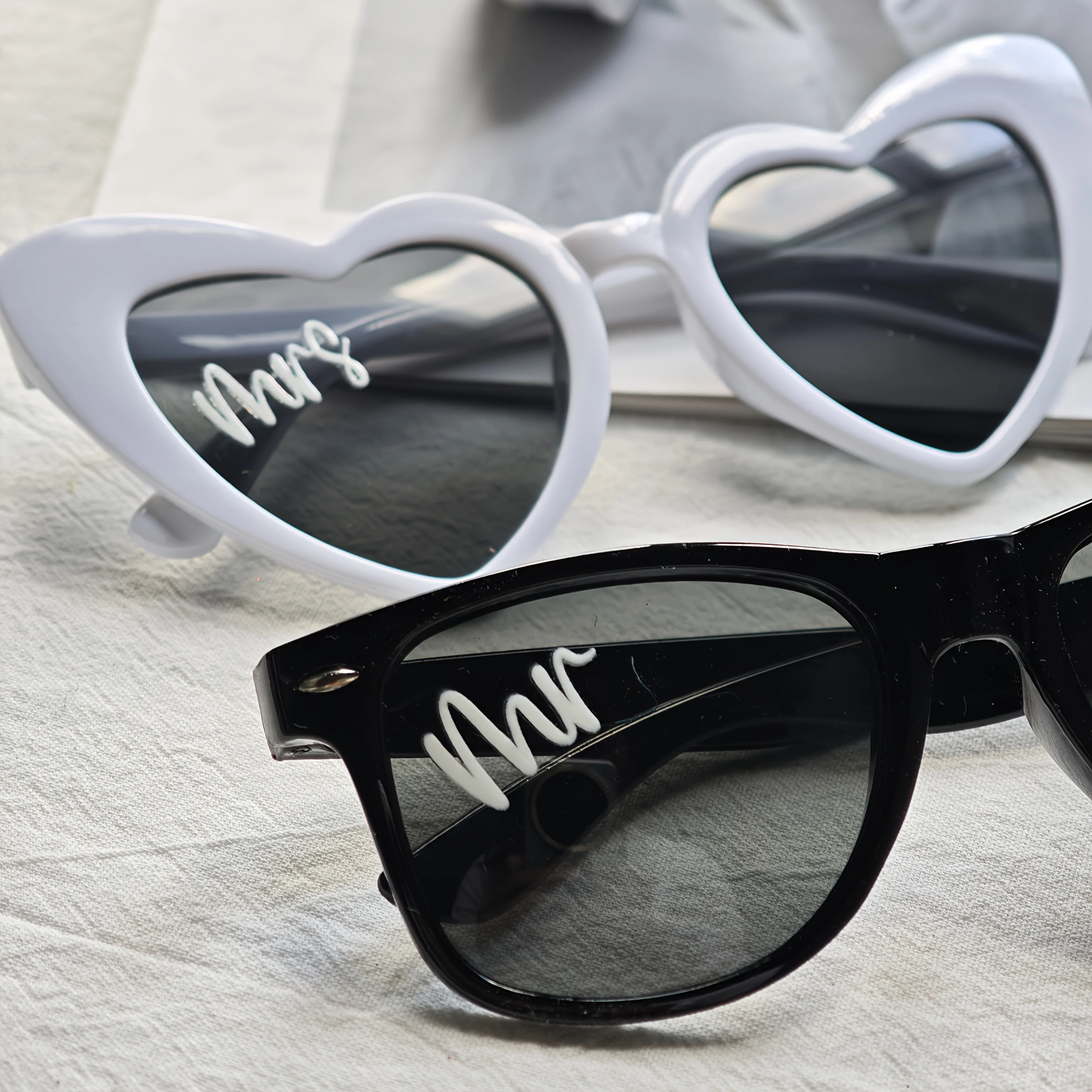 2 peças óculos decorativos preto e branco Mr/Ms, noiva para ser adereços de fotografia de casamento, criativo, presentes de casamento chá de panela Favo