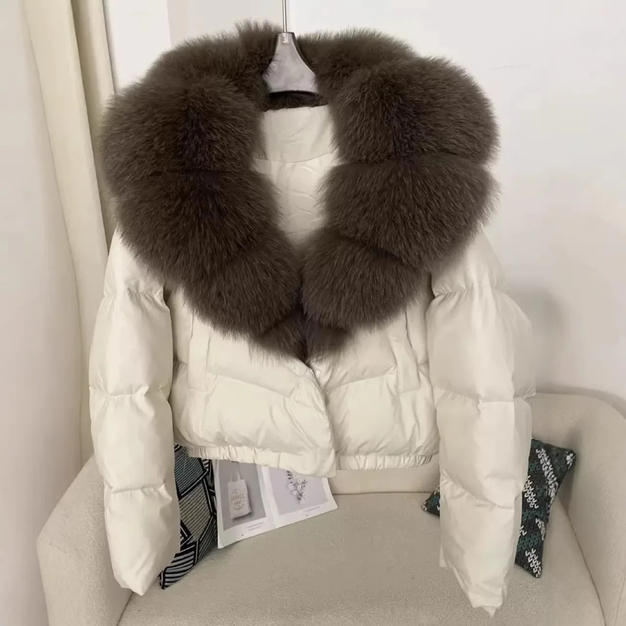 Women's Short Puffer Jacket with Large Faux Fox Fur Collar Thick Warm Down Coat Winter Loose Fit Solid Color Outerwear Fashion