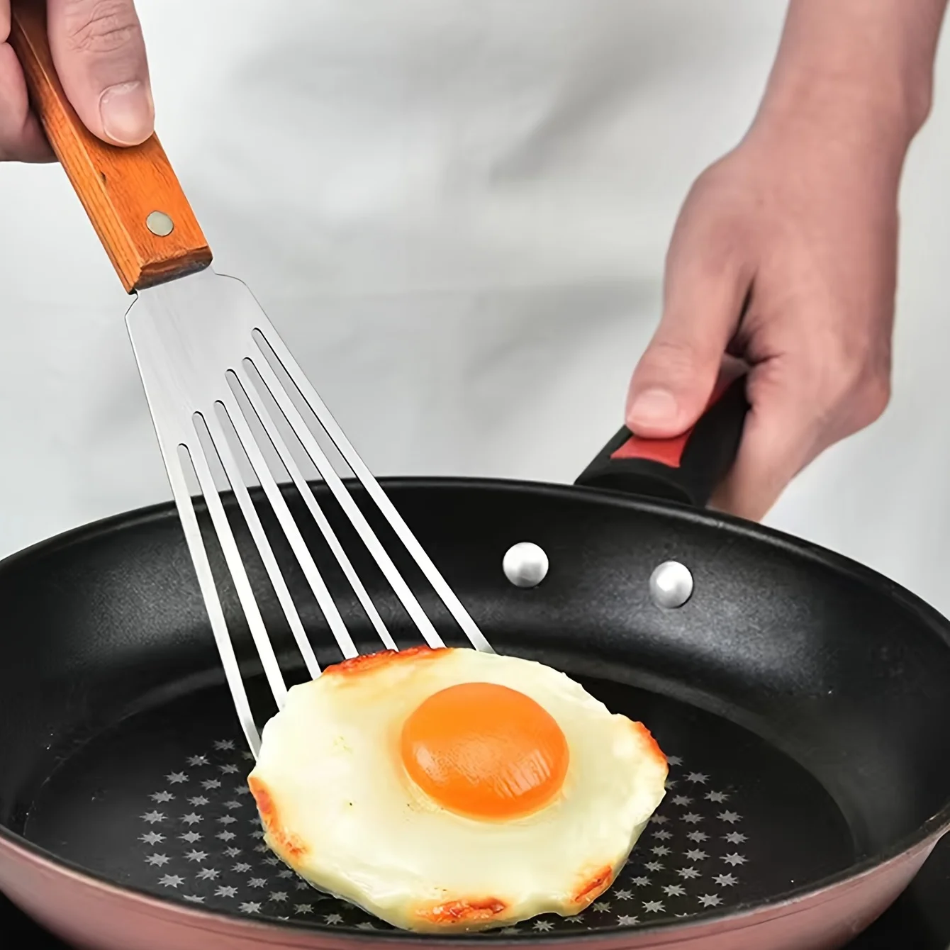 Pá de fritar aço inoxidável para ovo, bife, fatia de peixe, espátula de fritura antiderrapante, pá vazada, suprimentos de cozinha, 1pc