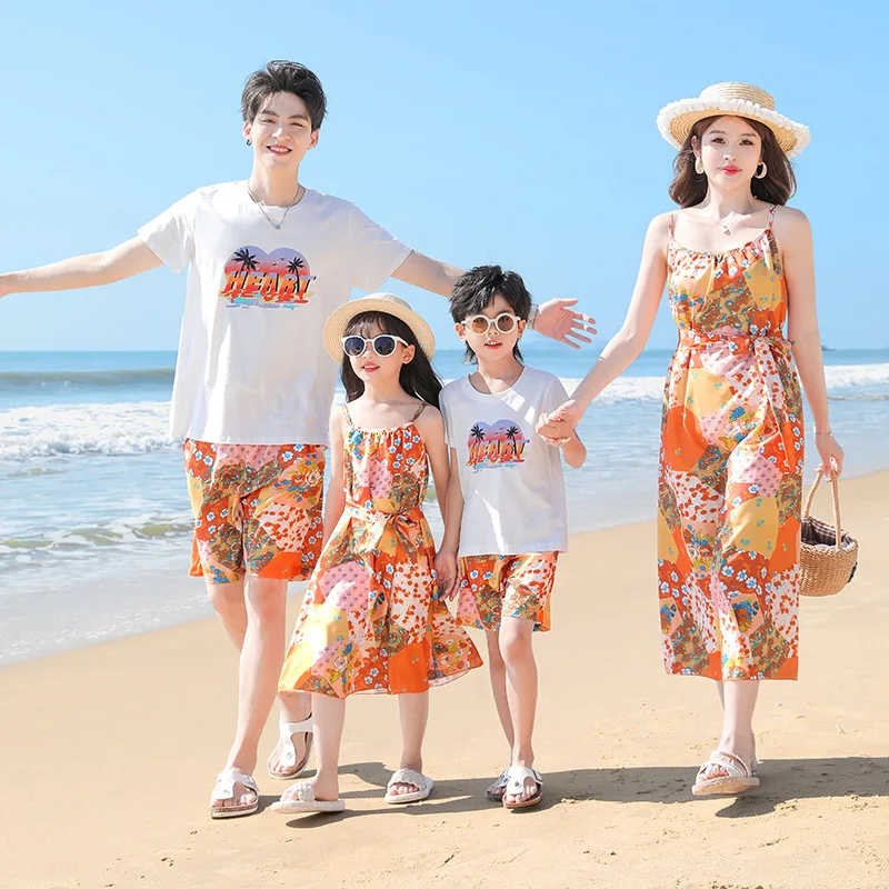 

Matching Family Outfits Summer Beach Seaside Mum Daughter Floral Dress Dad Son Cotton T-shirt +Shorts Holiday Couples Clothes