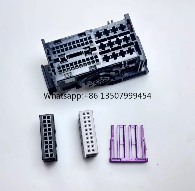 52pin 1-2379006-1 2379004-1 Automotive Module Main Connector Plug 2379014-1