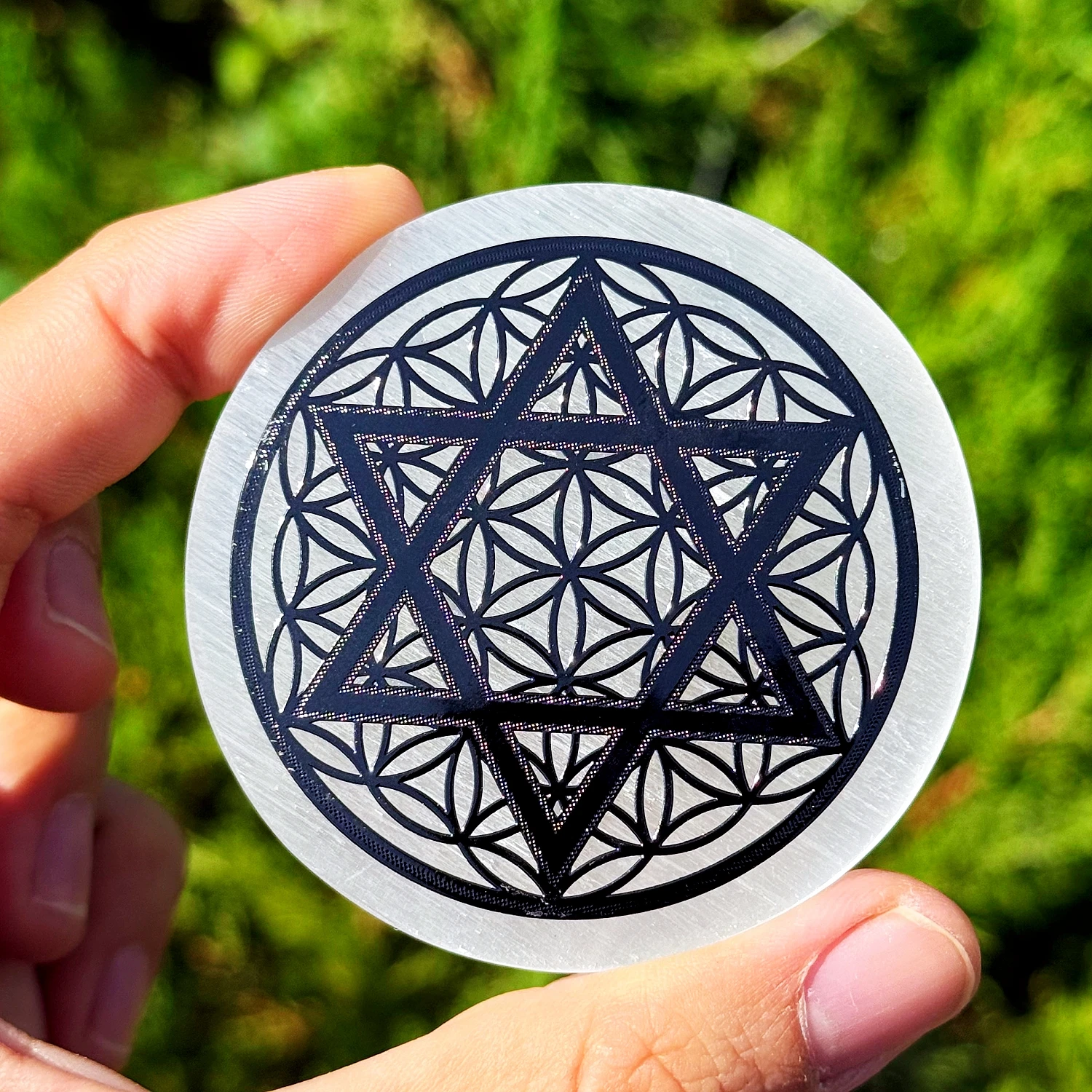 Natural Selenite Charging Plate Round Flower of Life Hexagram Engraved Satin Spar Crystal Disc Home Decor Gift