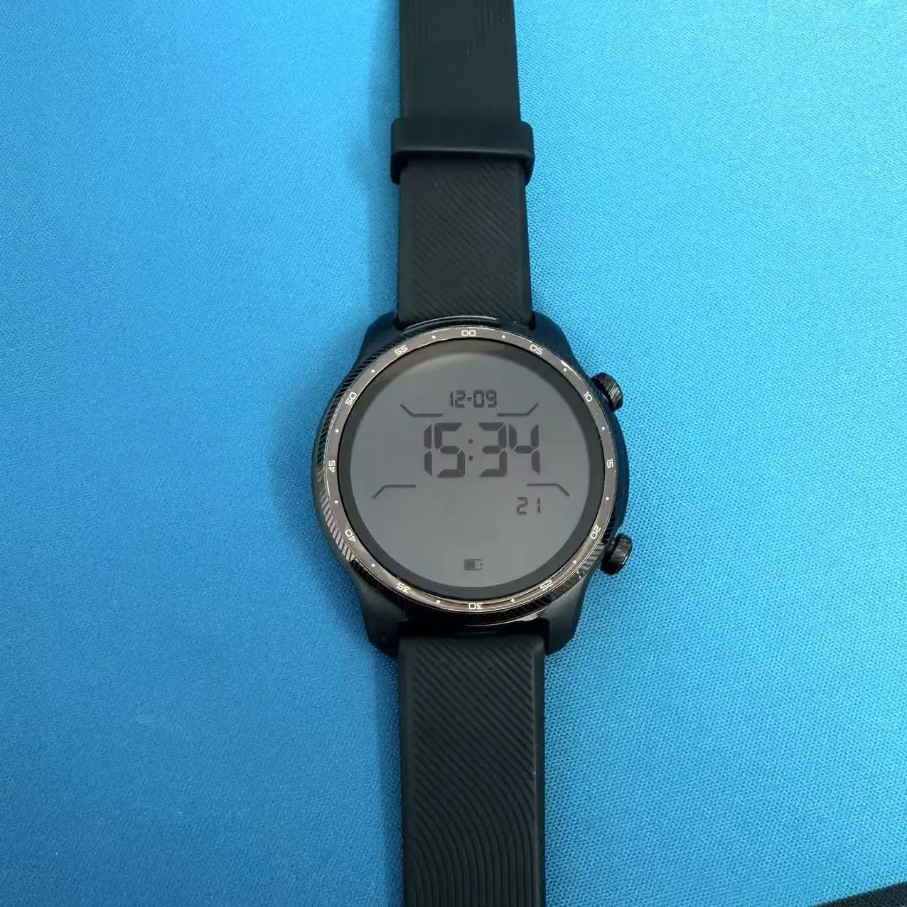 TicWatch Pro 3 Ultra (يتم استخدامه. )Mobvoi Wear OS3.5 نظام جديد ساعة رياضية خارجية ذكية بلوتوث / واي فاي / عداد الخطى