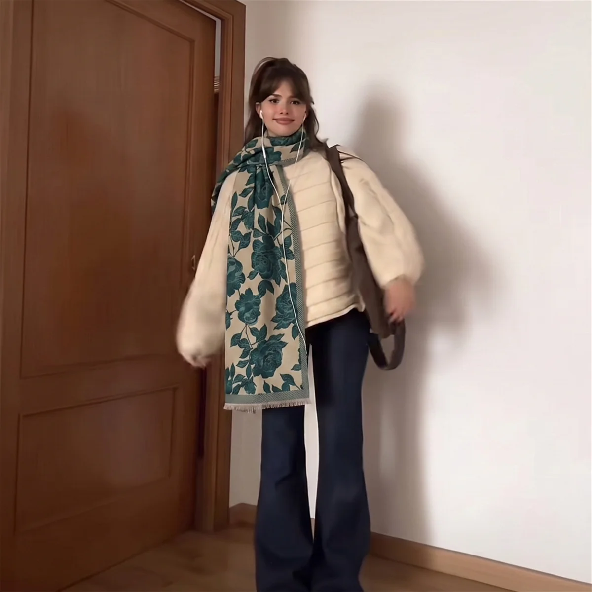 Elegant Brushed Pashmina Scarf Floral Print Winter Shawl Ladies Soft Warm Fringed Wrap Fall Scarves Daily Fashion Neck Accessor