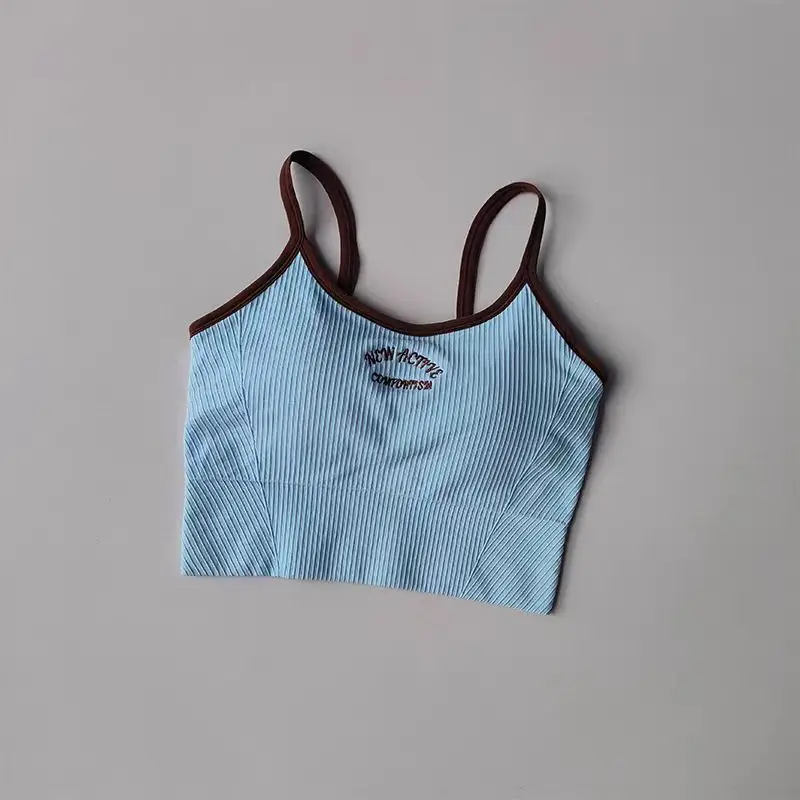 حمالة صدر رياضية بألوان متباينة مع أكواب ثابتة للنساء - مثالية للياقة البدنية والجري والبيلاتيس والتدريب الجاف واليوجا (يمويا يمكن ارتداؤها مثل O