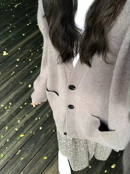 Autumn Vintage Knitted Women Cardigan Harajuku V-Neck Long Sleeve Buttons Sweaters Female Sweet Preppy Warm All-Match Knit Coat 4