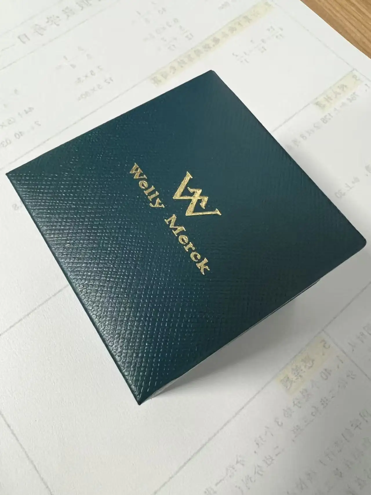 Welly Merck Luxury Jewelry Box  Elegant Dark Green Leather - Like Case with Gold - Embossed Logo, Perfect for Storing Rings, Ne