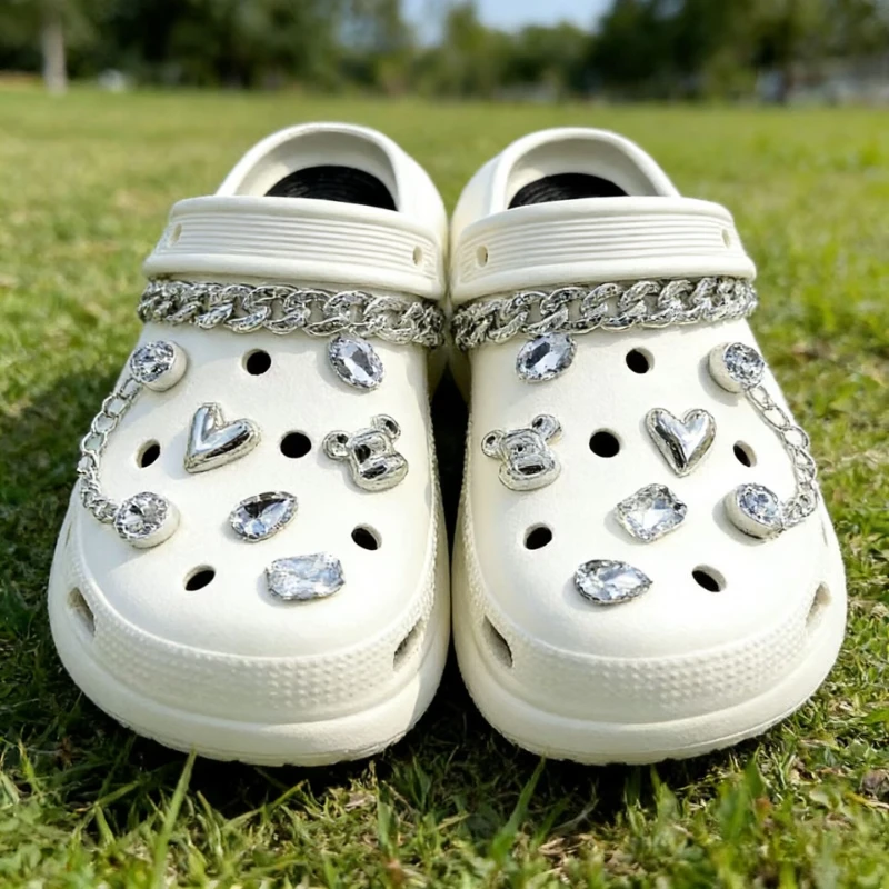 

Летний модный набор аксессуаров для обуви: милые медведи, бриллиантовые цепочки, 3D-украшения для сабо, декоративные пряжки, DIY-значки