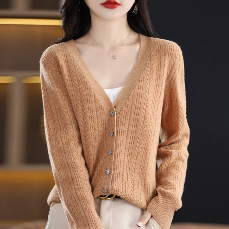 

V-neck Knitted Cardigan Wool Sweater Knitted Sweater 2024 Autumn/Winter Women's New Lazy Commuter Multi functional Sweater Top