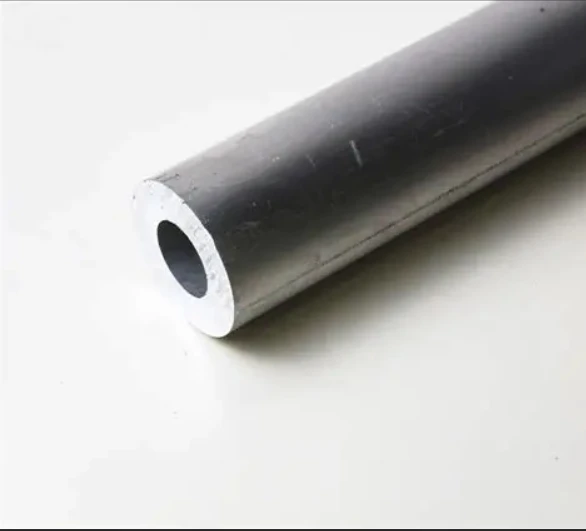 

Алюминиевая трубка OD65 ID49 Длина 900 мм