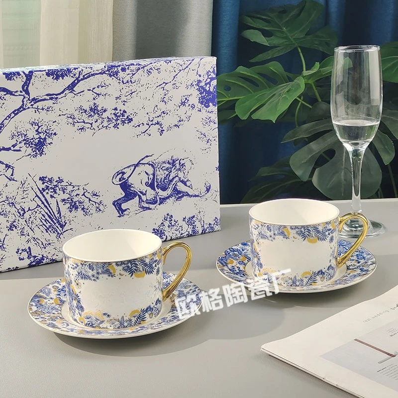 Tazas y platillos de café de hortensia de lujo, juego de té de la tarde de estilo europeo, 2 tazas y 2 platillos en caja de regalo