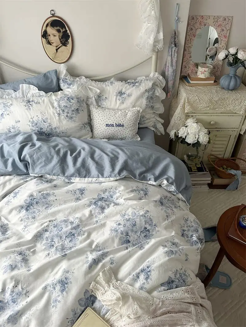 

Комплект постельного белья из чистого хлопка с цветочным принтом, четыре предмета, размер Queen: пододеяльник, простыня, наволочки, балдахин. Домашний текстиль.