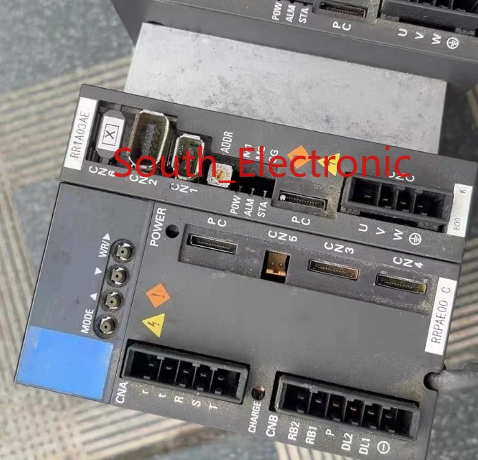 RR1A03AE   servo driver  ,  In good working condition, free shipping