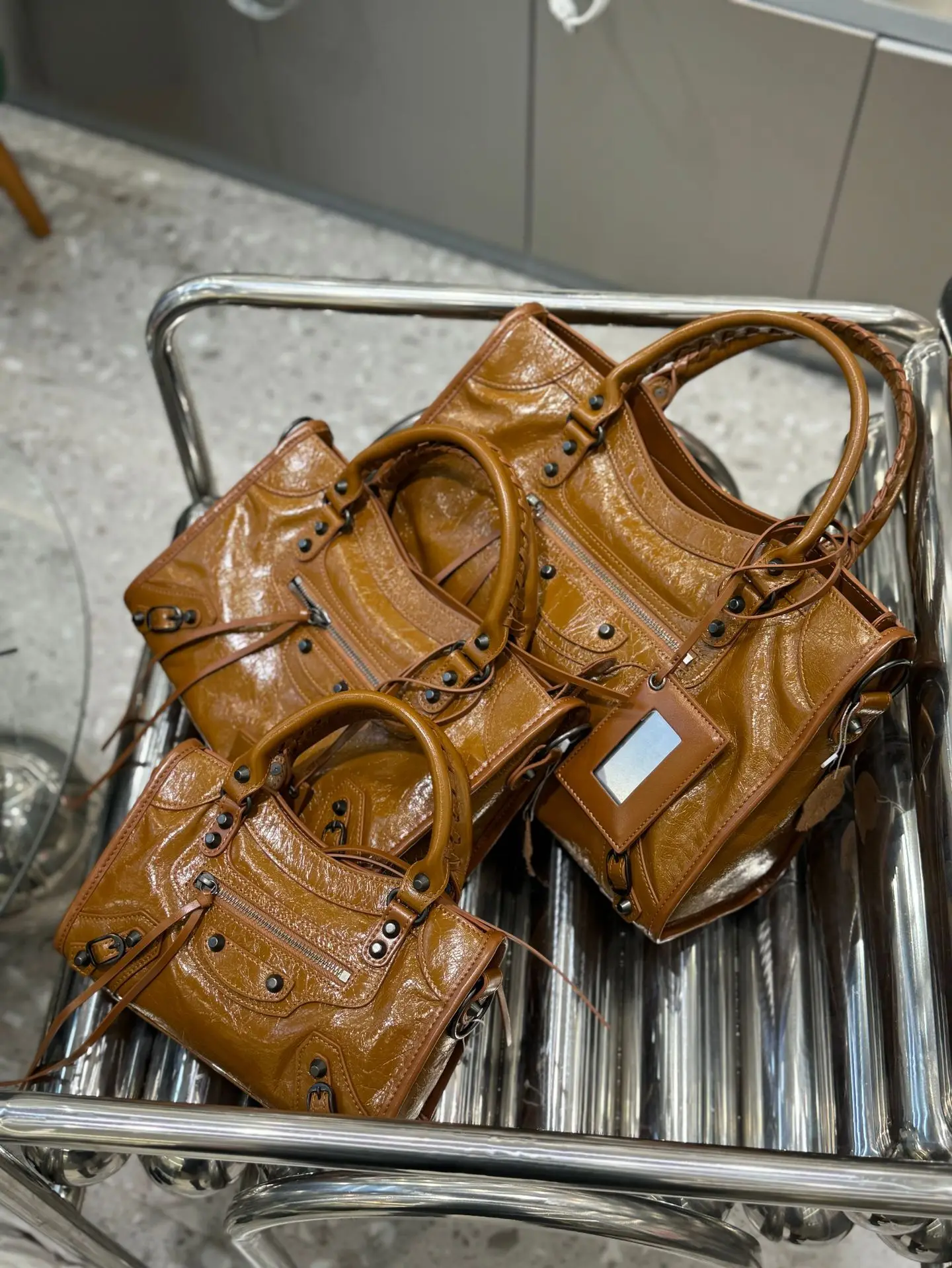 2026 Luxus-Design Le City Rivet Motorradtasche aus Leder, Handtasche für Damen, Trendige Mode-Umhängetasche