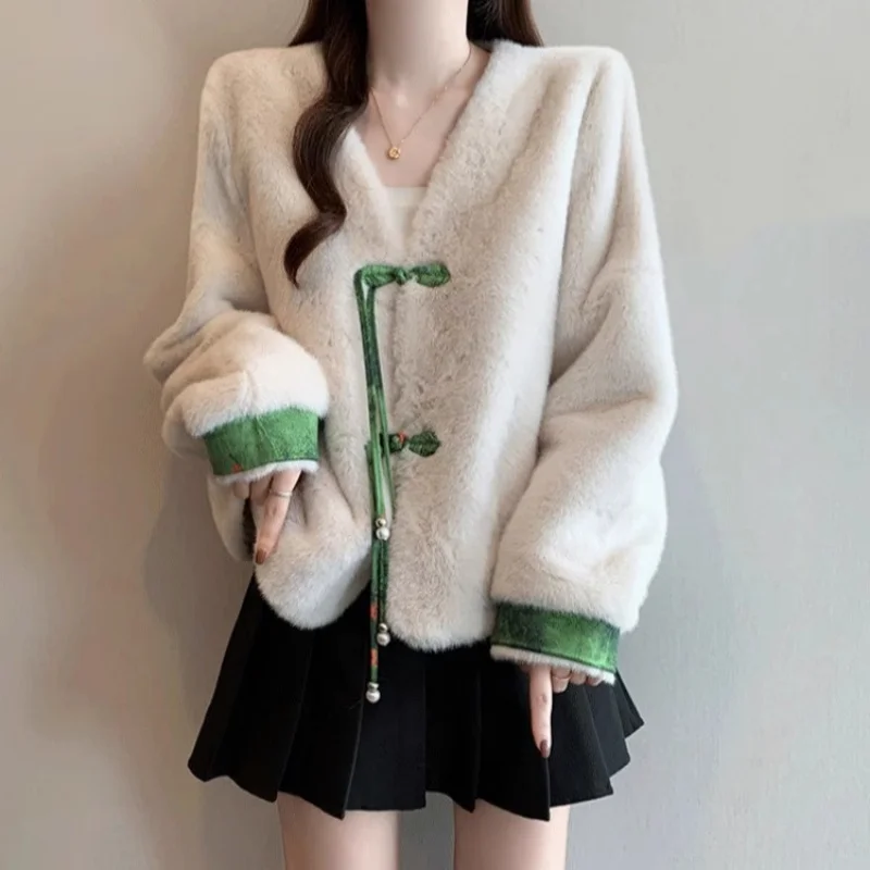 

Модная бархатная шерстяная куртка 2025 года, новая зимняя большая ретро-китайская куртка с v-образным вырезом, минимально универсальная шуба, топ W1070