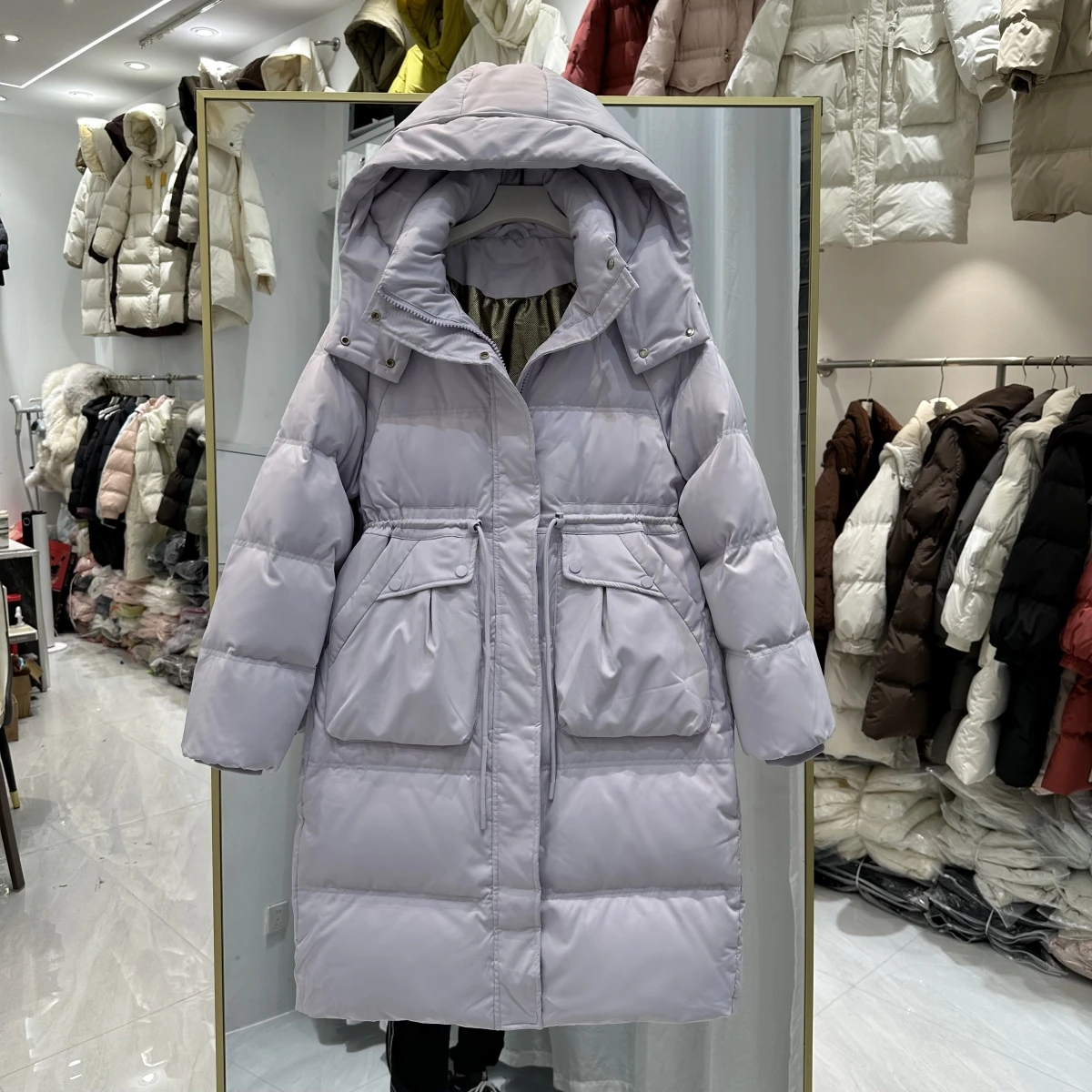 Damska kurtka puchowa na jesień i zimę 2025, średniej długości, za kolano, z kapturem, parka, gruba, ciepła, z białego puchu kaczego.