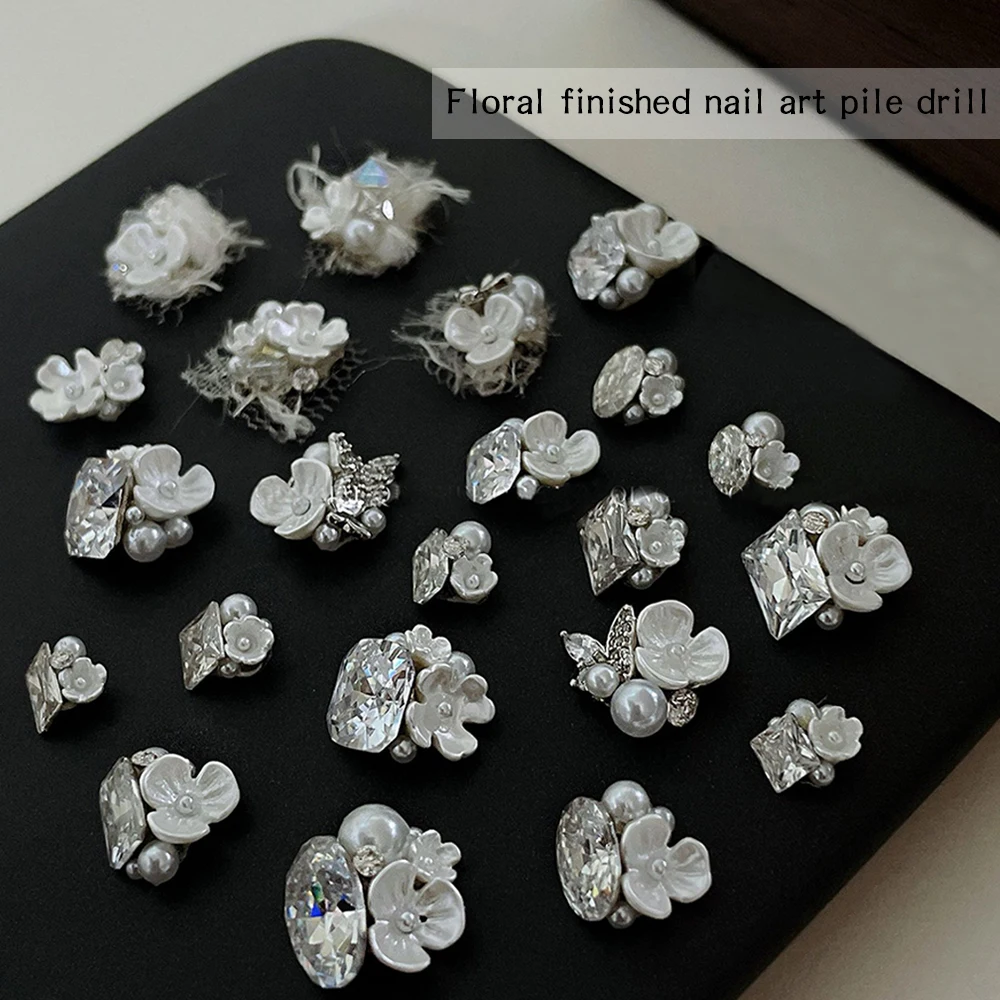 1 Stück elegante 3D gestapelte Kristall glänzende Strass Blumen Cluster mit Perlen DIY Nagel Schmuck Mode Kunst Dekoration Zubehör