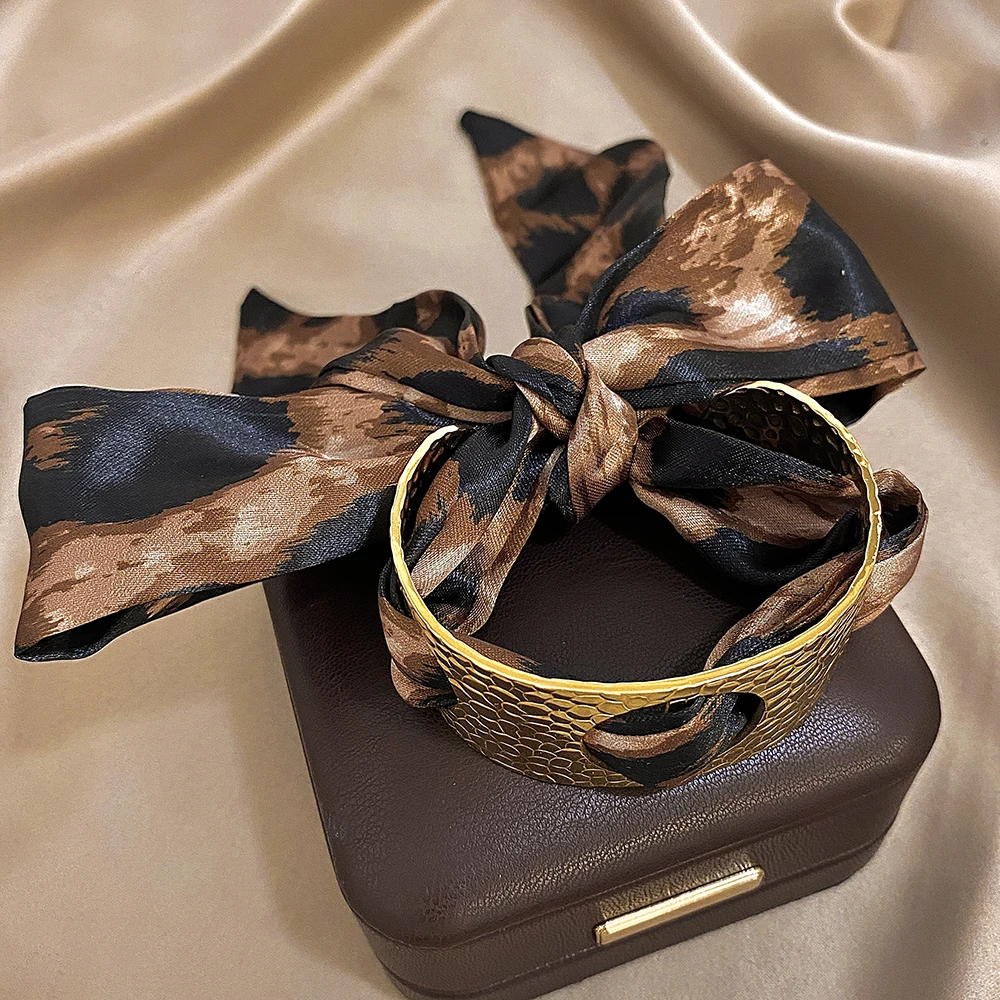 

Freetry Retro Stainless Steel Bangle Women Boho Leopard Print Silk Scarf Ribbon Bracelet Big Bowknot Wide Bracelet Party Jewelry