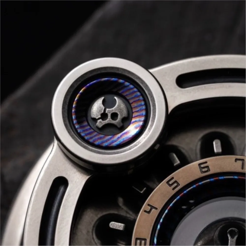 LAUTIE Carnival Mega Spinner Serie 2099 Edizione limitata EDC Show Zircuti Patch Accessori da scrivania per ufficio