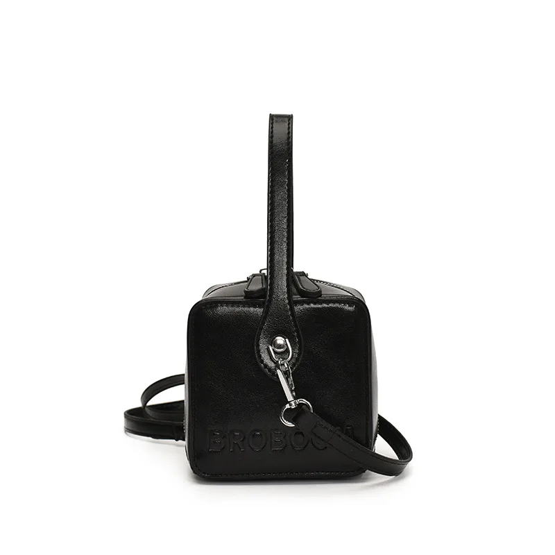 حقيبة يد بيضاء بسيطة للنساء في الصيف حقيبة صغيرة الحجم مع فضي عصري على طراز INS #5