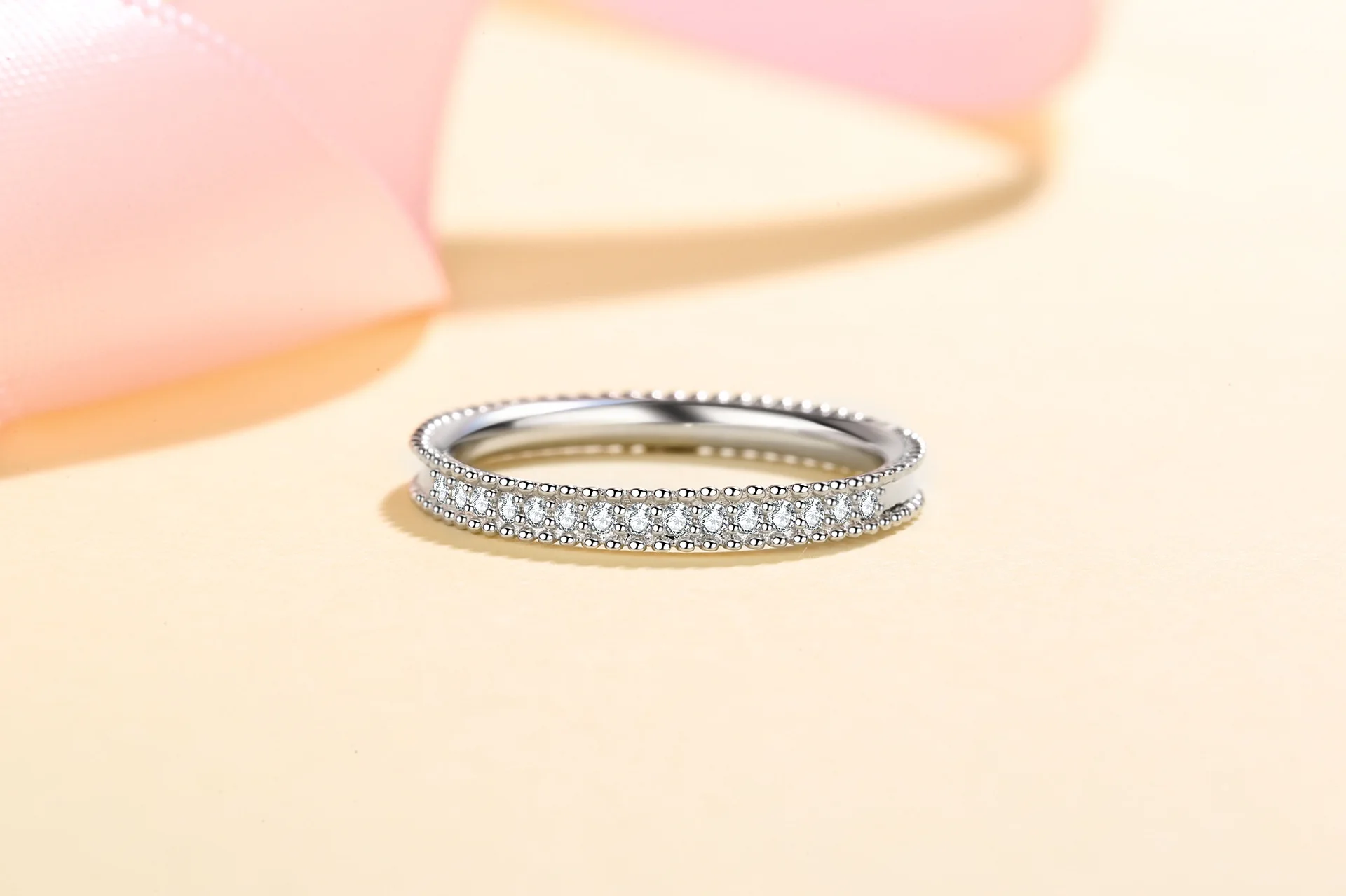 Elegant PT950 Platinum Women's Half-circle Inlaid Moissanite Band Ring, Fashionable Millennium Cycle Ring, Versatile Gift
