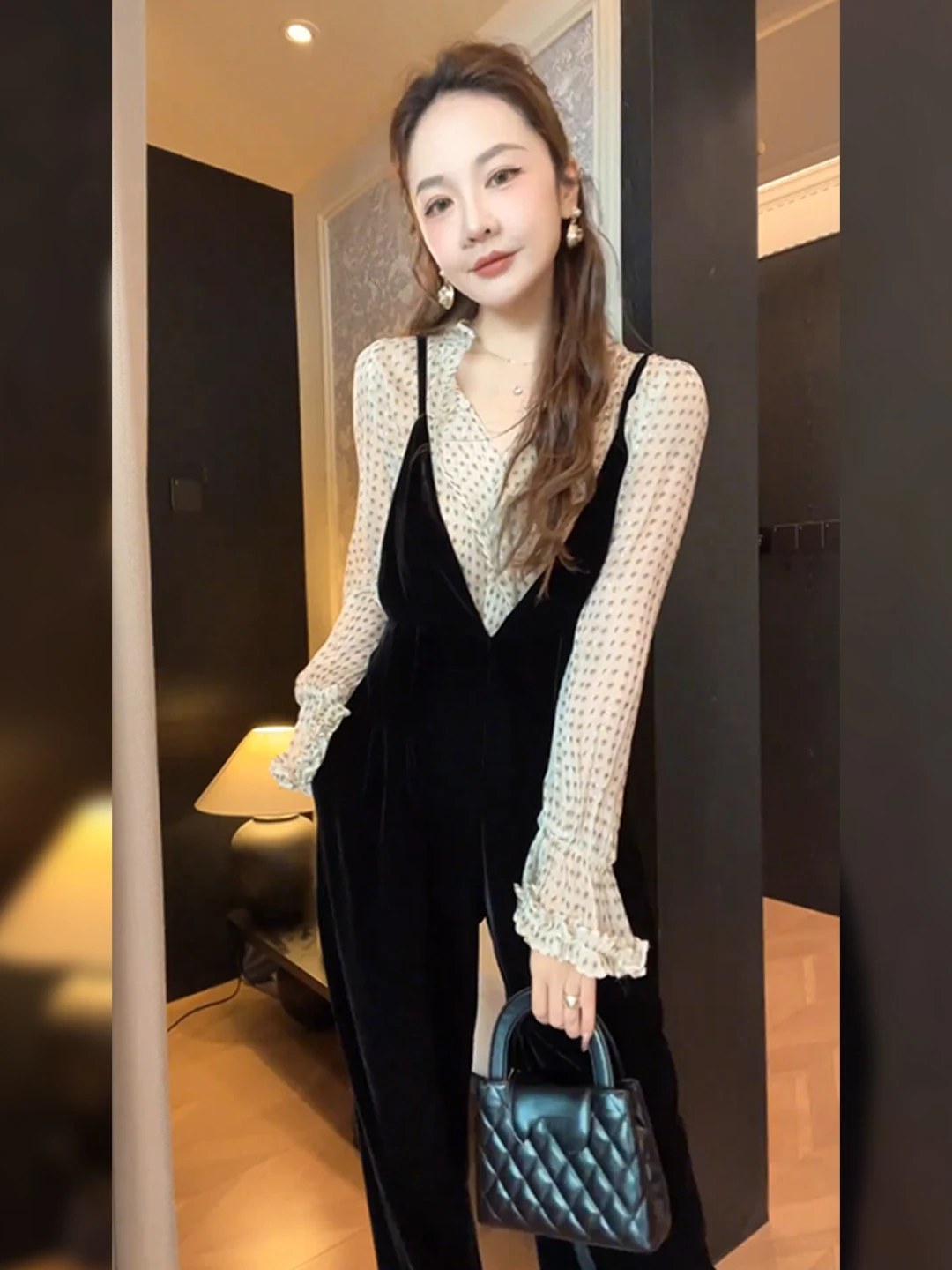 

Элегантный черный бархатный комбинезон с V-образным вырезом и длинными брюками, женский модный комплект в повседневном стиле, универсальный крой для осени и весны