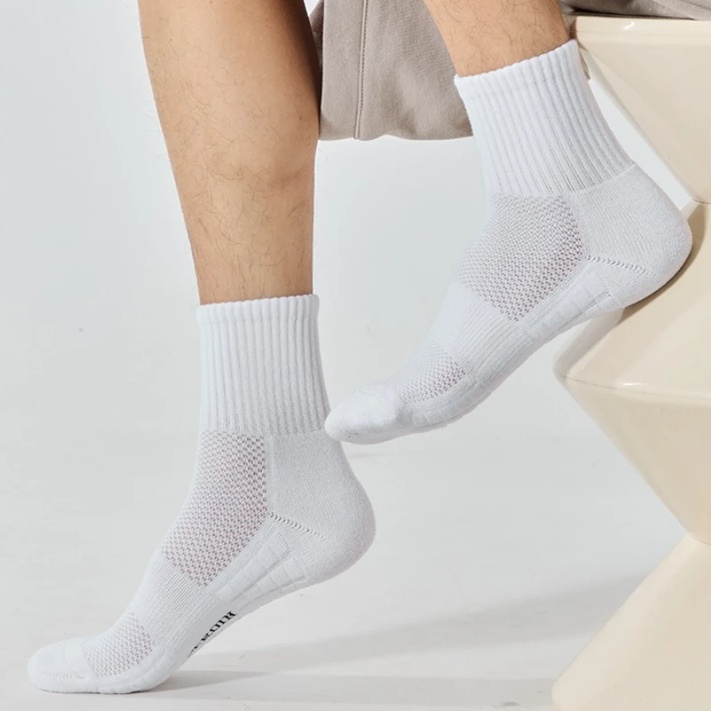 Men's Thick Bottom Sweat Absorbing and Breathable Sports Socks with Bottom Cushion for Running Professional Sports Men's Socks view 4