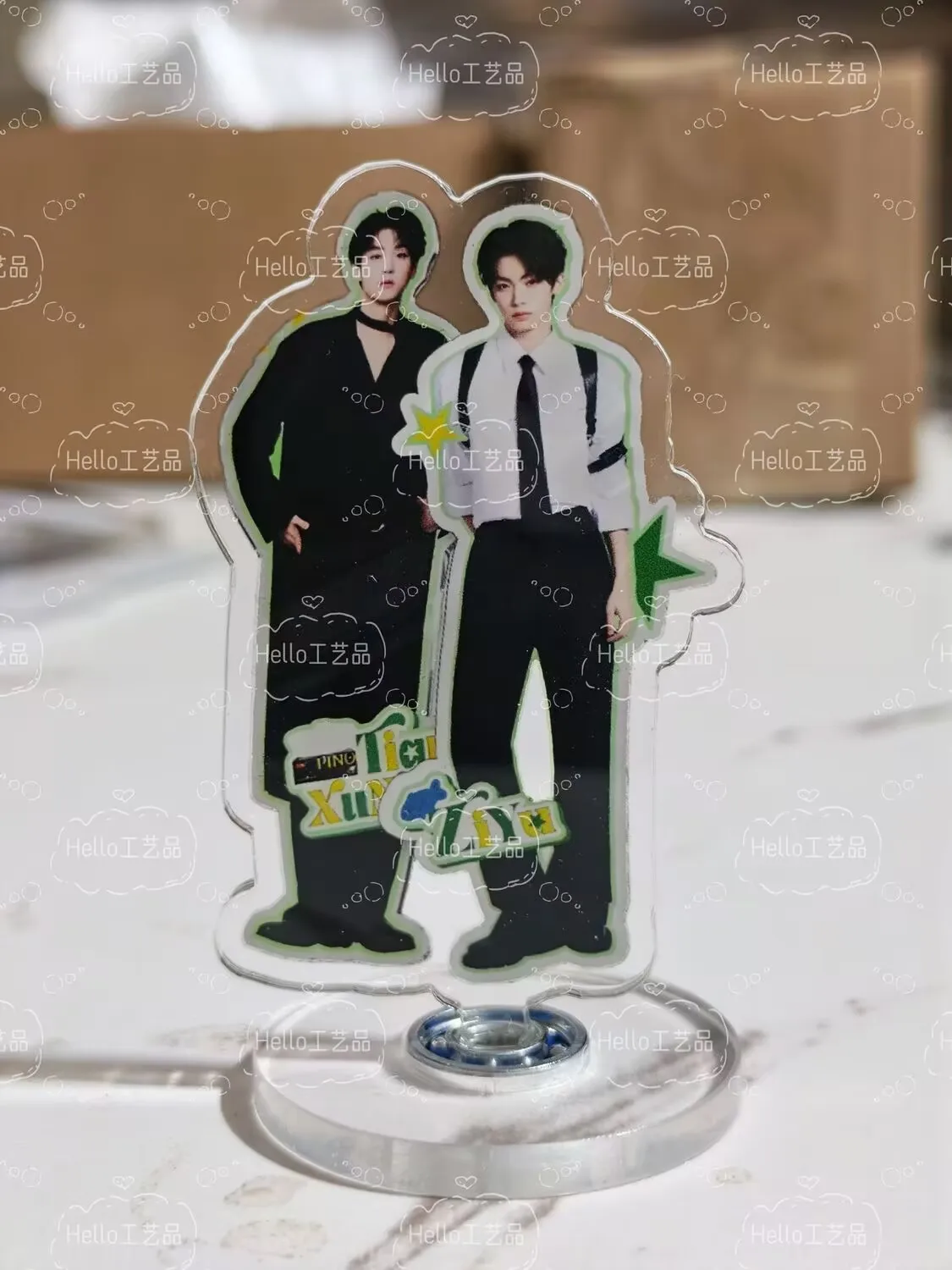 

Новые стили громовой вращающейся таблички для рабочего стола с двумя людьми и поддерживающими материалами на складе Ziyu Tian Xuning