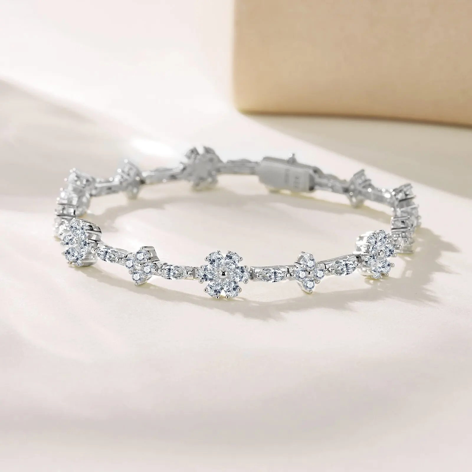

Eme jewe Moissanite Tennis Bracelet for Women, 925 Sterling Silver White Gold Plated Flower Bracelet Jewelry