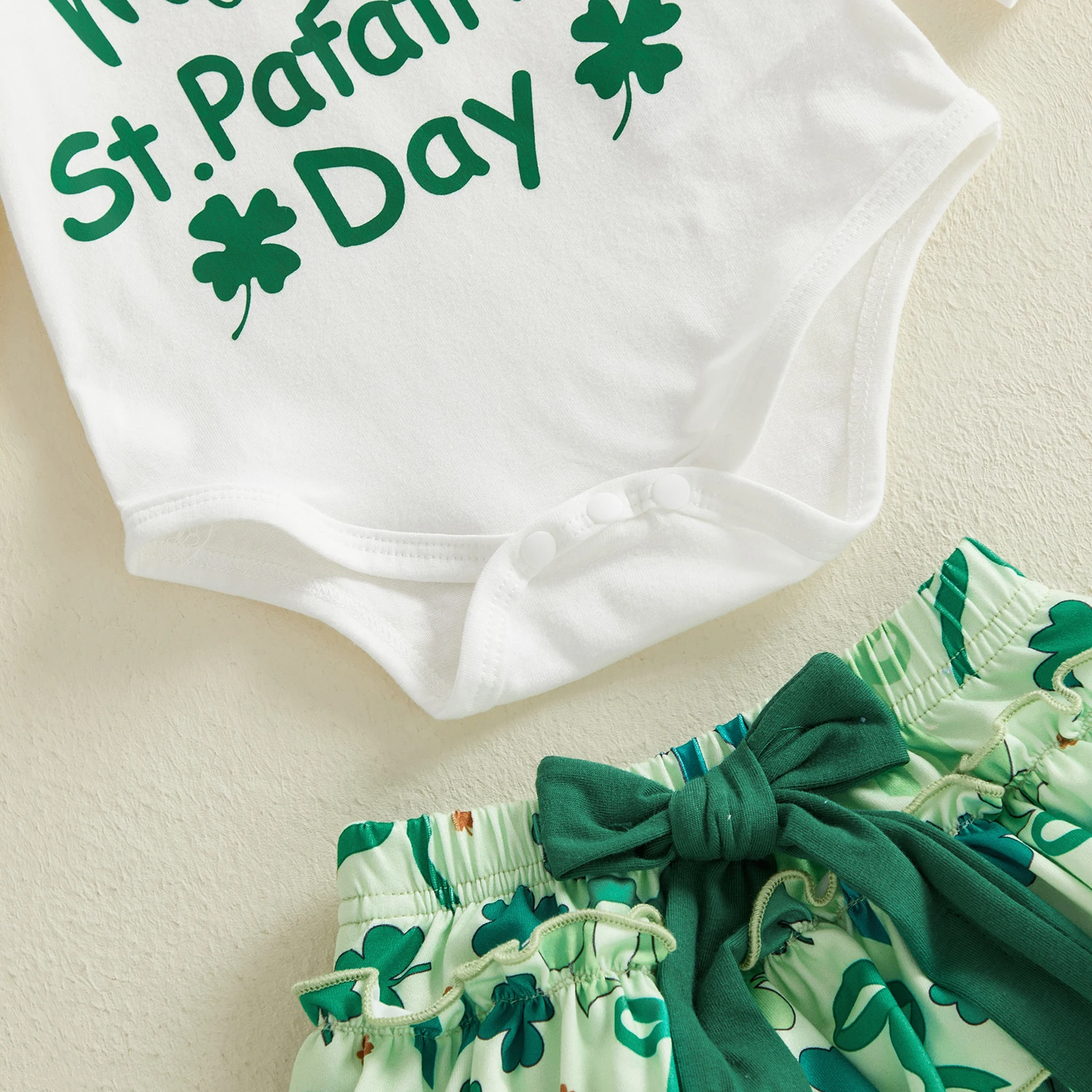 طفل الفتيات عيد القديس باتي الزي كم طويل شامروك طباعة رومبير + شورت + عقال + الجوارب مجموعة ملابس الرضع