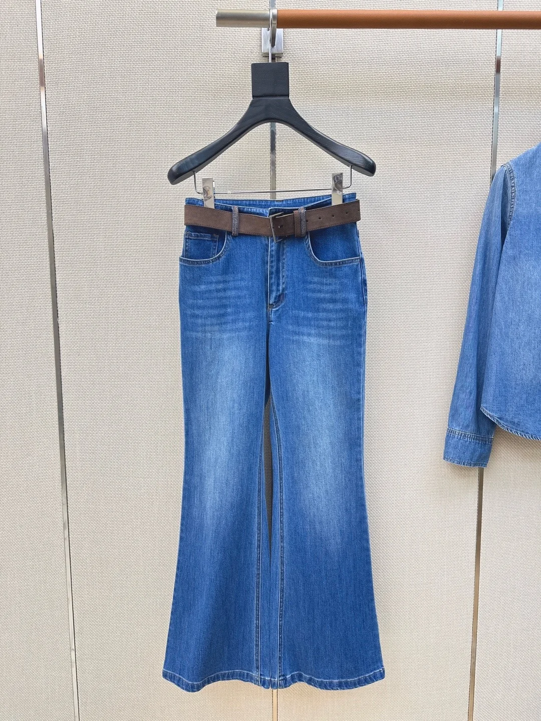 Vintage Medium Wash High Rise Flare Jeans for Women, Matching Leather Belt Slim Bootcut Casual Denim Trousers