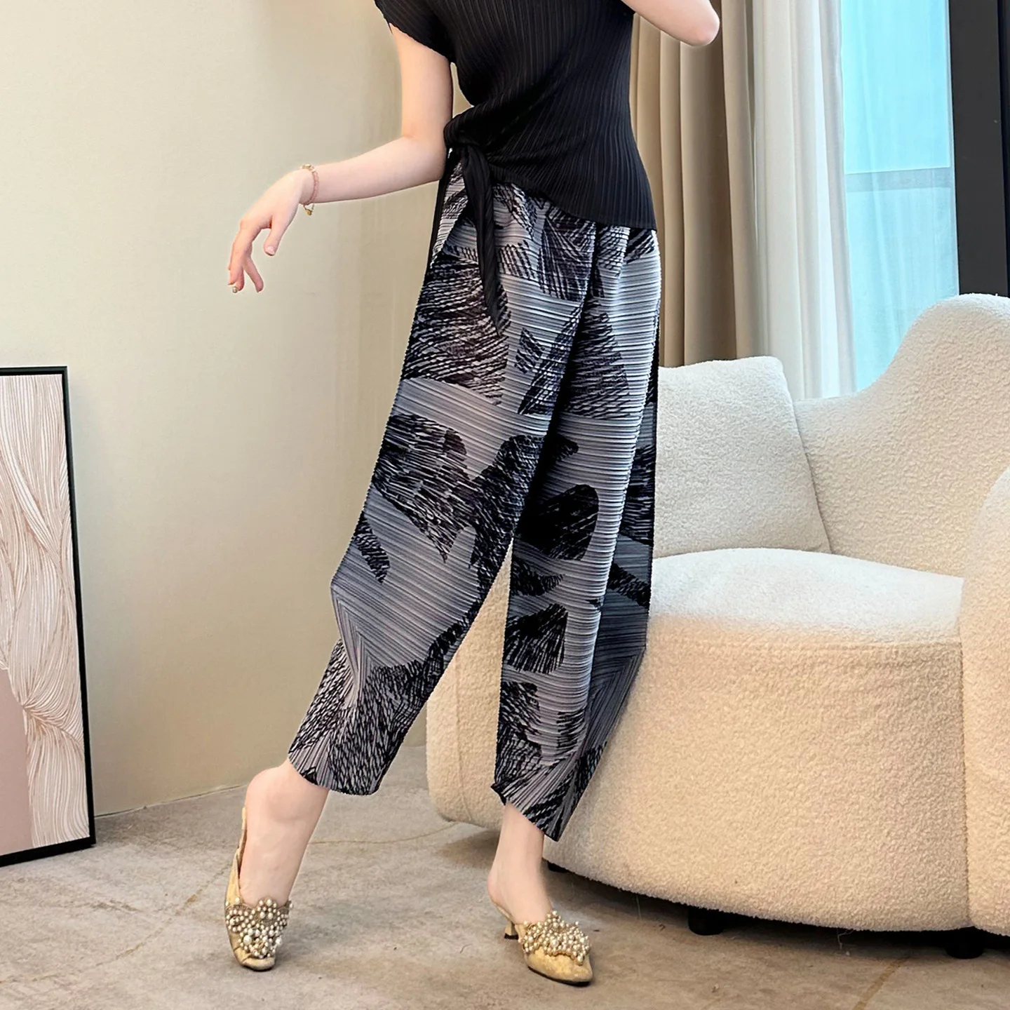 Miyake Pieghe 2026 Nuovo Design della Moda Primavera ed Estate Senso di Cento Pantaloni Casual Comoda Copertura Gamba Styling Pantaloni Femminili