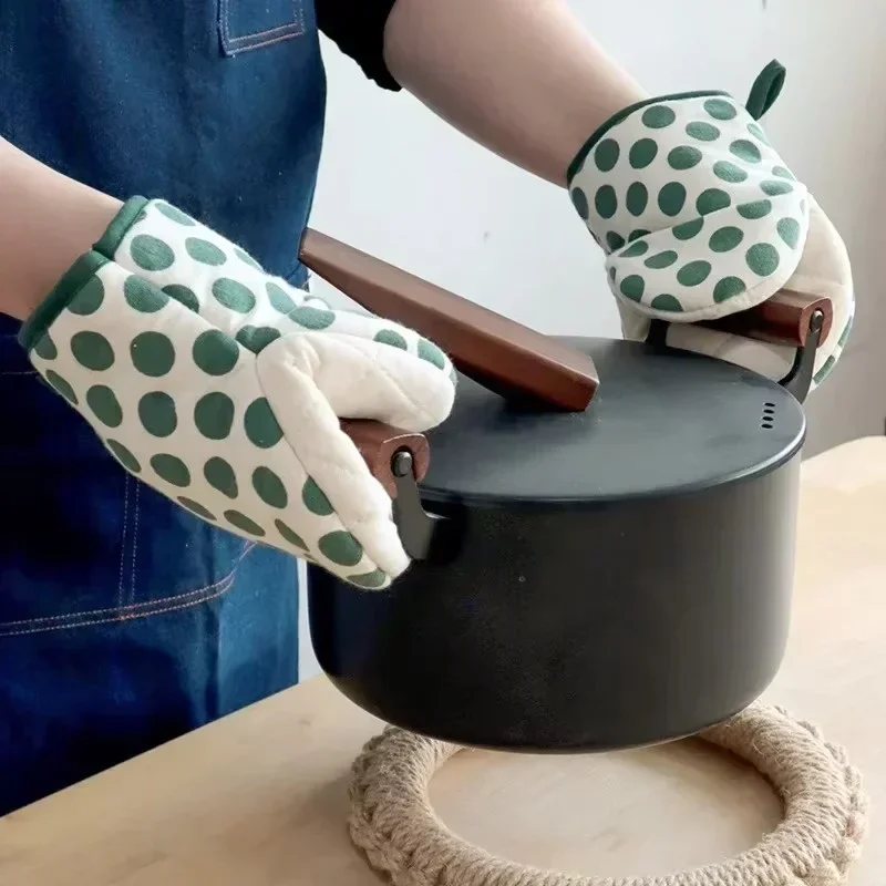 1PC Cotton Oven Mitts and Pot Holders,Polka Dot & Stripe Pattern,Heat Resistant Kitchen Gloves for Cooking, Baking,BBQ,Microwave